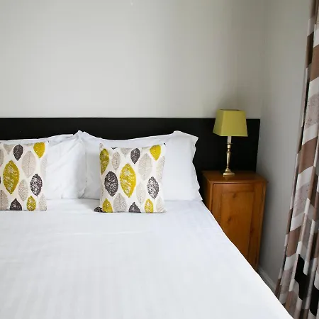 Apartament Number 5, 8-10 Cheltenham Mount *